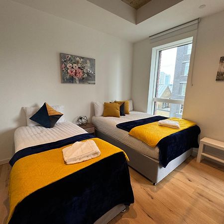 Appartamento London Luxury Flat With Balcony, River View, O2 Arena, Excel, Canary Wharf, Station Esterno foto