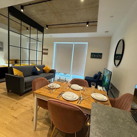 Appartamento London Luxury Flat With Balcony, River View, O2 Arena, Excel, Canary Wharf, Station Esterno foto