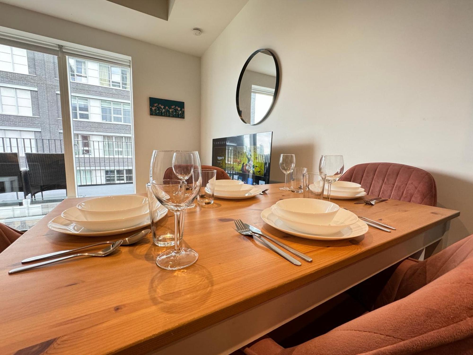 Appartamento London Luxury Flat With Balcony, River View, O2 Arena, Excel, Canary Wharf, Station Esterno foto