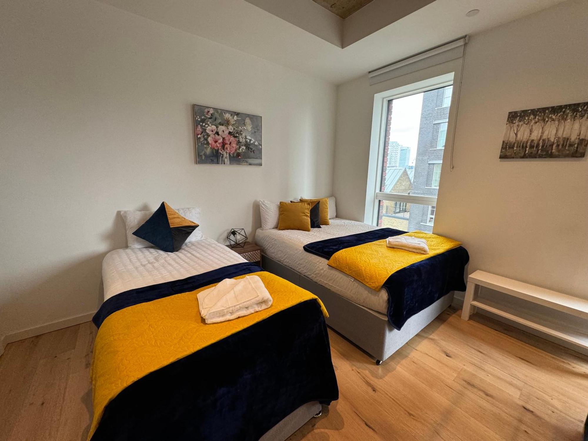 Appartamento London Luxury Flat With Balcony, River View, O2 Arena, Excel, Canary Wharf, Station Esterno foto