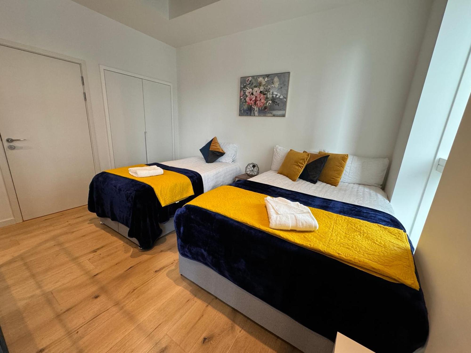 Appartamento London Luxury Flat With Balcony, River View, O2 Arena, Excel, Canary Wharf, Station Esterno foto