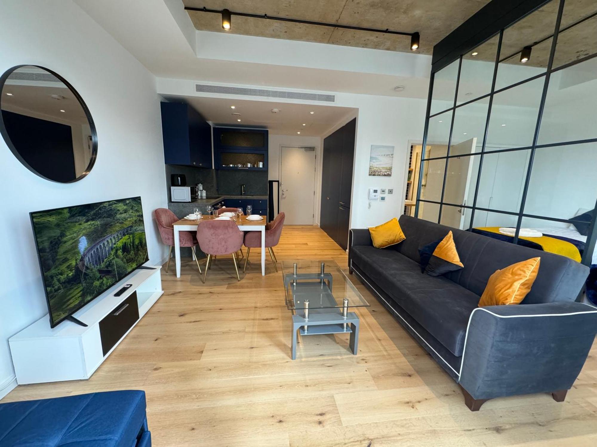 Appartamento London Luxury Flat With Balcony, River View, O2 Arena, Excel, Canary Wharf, Station Esterno foto